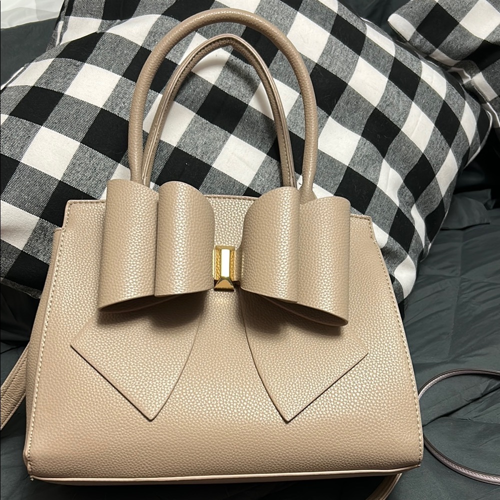 Elegant Beige Bow Handbag